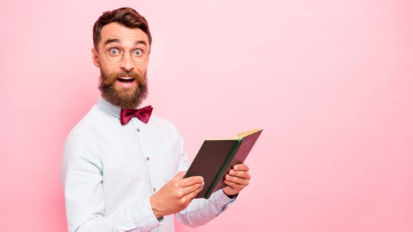 ترتبط الفكاهة ارتباطاً وثيقاً بالذكاء الذي يفسر السبب الذي يجعل النساء يشعرون الرجال بقدر كبير من الفكاهة