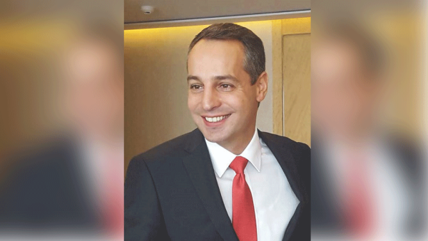 الأستاذ ألكزيس أنطونيادس أستاذ الاقتصاد في جورجتاون يناقش قضية هل كان حصار قطر فرصة في شكل أزمة؟