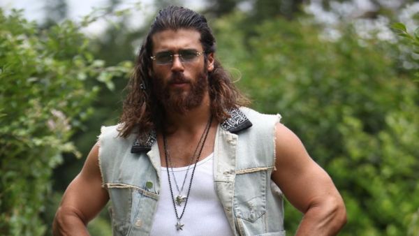Yaman took photos with some of the fans he met