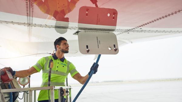 يعمل لدى دناتا الآن في الولايات المتحدة أكثر من 3800 موظف من ذوي الخبرة والمهارة.