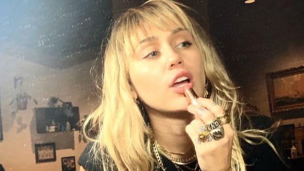 'Some 'clean' content for ya,' she posted alongside the video.