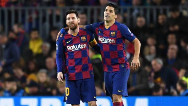 ميسي (يسار) يصنع هدفين ويسجل هدفاً