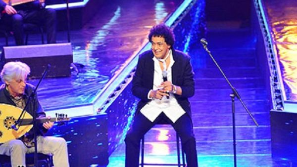 محمد منير يفتتح مهرجان الموسيقى العربية جالسا