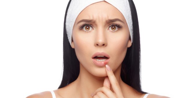 يصيب فيروس الهربس بعض الأعضاء التناسلية سواء عند الرجال أو النساء على حد سواء يصيب فيروس الهربس بعض الأعضاء التناسلية سواء عند الرجال أو النساء على حد سواء