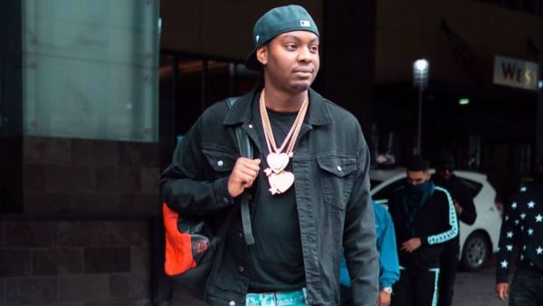 المغني بيفلي