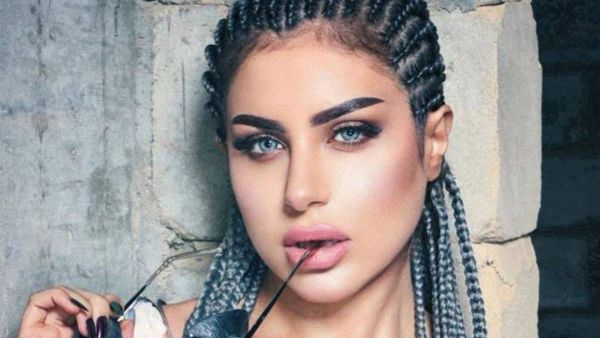 الإعلامية الكويتية حليمة بولند