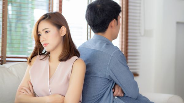 شعوركِ الدائم بالملل يعني اختفاء الحب والتفاهم وأنه ليس هناك أيّ اهتمامات بينكما