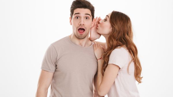 إذا أخبركِ زوجك بانزعاجه من تكرار نصائحك وملاحظاتك له