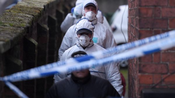  man suspected of stabbing two people to death in a terror attack on London Bridge was an ex-prisoner convicted of terrorism offences and released last year, police said Saturday. (Oli SCARFF / AFP)
