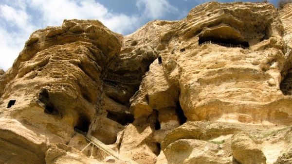 Caves of Karaftu (Twitter)