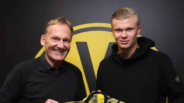 هالاند (يمين)