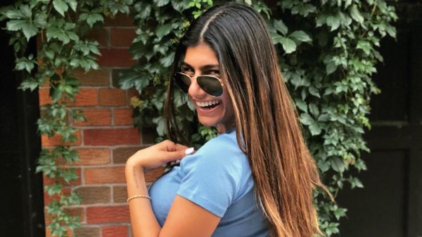The former porn actress can be seen wearing a red dress (source: @miakhalifa Instagram)