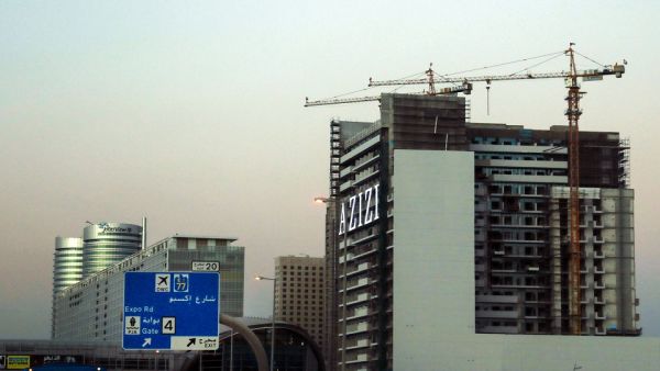 عزيزي للتطوير العقاري تنجز 70% من أعمال البناء لمشروع " أورا "  في داون تاون جبل علي