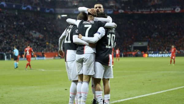 يوفنتوس يؤكد صدارته للمجموعة