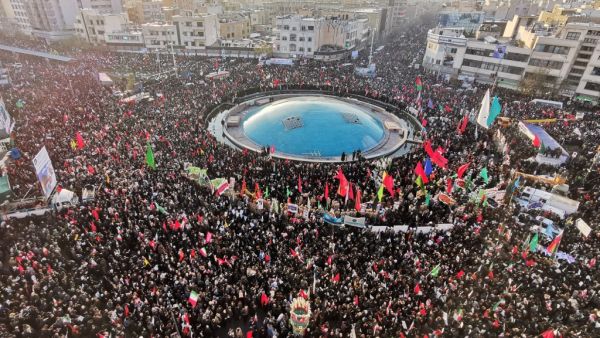 Mourners gather to pay homage to top Iranian military commander Qasem Soleimani, after he was killed in a US strike in Baghdad, in the capital Tehran on January 6, 2020. Atta KENARE / AFP