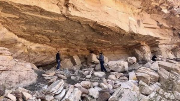 The first group was drawn on the oldest layer of the ceiling of the cave. (EI)