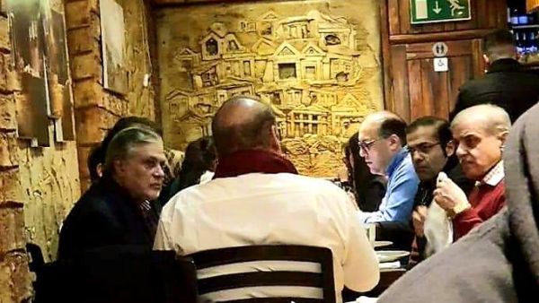 Former Pakistan Prime Minister Nawaz Sharif at a London restaurant with his family members (Twitter)