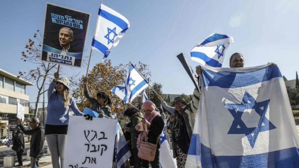 Israel’s Prime Minister Benjamin Netanyahu to seek parliamentary immunity from prosecution over corruption charges (Twitter)