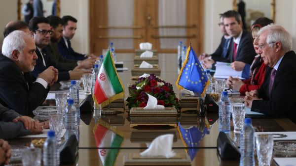 Iran's Foreign Minister Mohammad Javad Zarif (L) meets with European Union High Representative for Foreign Affairs and Security Policy Josep Borrell (R) in the capital Tehran on February 3, 2020 . ATTA KENARE / AFP