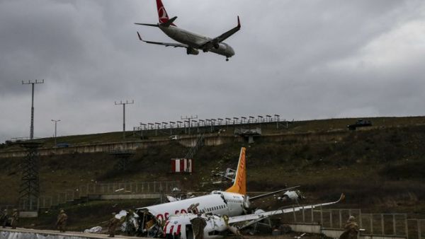 Pegasus Airline passenger jet skidded off a runway, killing three people and injuring 180 others (Twitter)