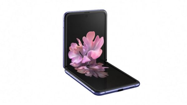 سامسونج تعلن نفاد جميع نسخ جهاز Galaxy Z Flip للمرة الثانية بعد توفيره في متاجر التجزئة بدولة الإمارات