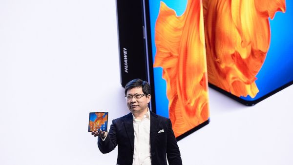 هواوي تطرح هاتف HUAWEI Mate Xs ملك الهواتف القابلة للطي 