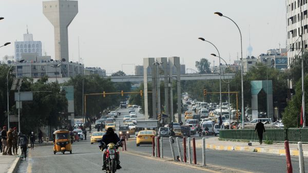  مقتل ثلاثة مدنيين بهجوم مسلح على مقهى وملعب 