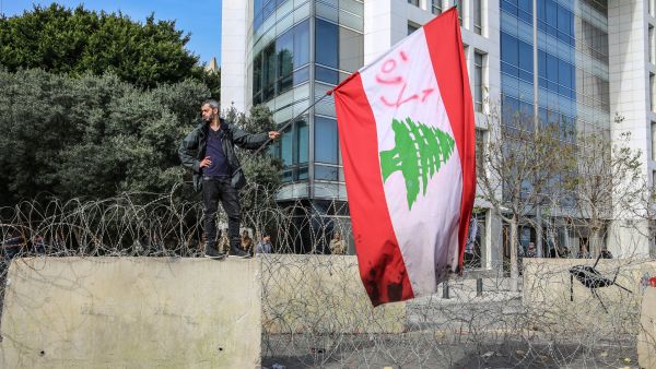 Are the Lebanese Losing Hope? Calls for Immigration Flood Twitter as the Parliament Vote in Favor of the New Govt 