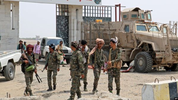 مواجهات شرسة بين قوات الحكومة المعترف بها دوليا وقوات المجلس الانتقالي المدعوم من الإمارات