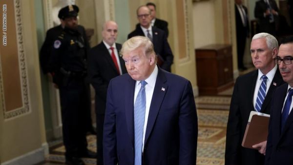 فحص المقربين من ترامب ونائبه 