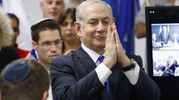 Israel's Prime Minister and leader of the Likud Party Benjamin Netanyahu gestures as he delivers a statement in the Israeli central city of Petah Tikva on March 7, 2020. Jack GUEZ / AFP