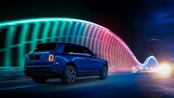 Rolls-Royce Black Badge Cullinan Dominates the Night