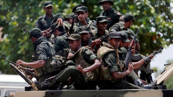 SriLanka soldiers patrol (Twitter) 