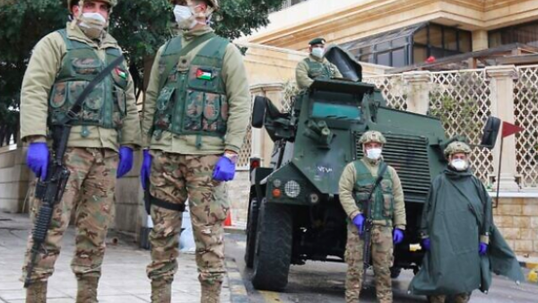 Jordanian soldiers in the capital Amman on March 18, 2020, as Jordan takes measures to fight the spread of the coronavirus COVID-19. (Khalil Mazraawi/AFP)