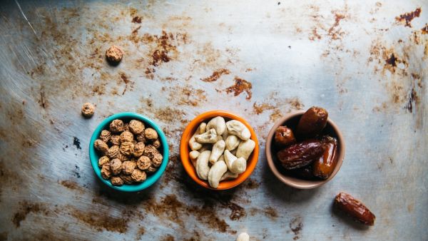 ريجيم التمر واللبن لخسارة 5 كيلو من الوزن الزائد