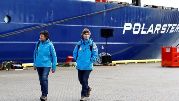 سفينة "بولاستيرن"