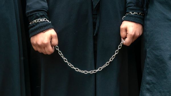 Sexually Harassed, Then Arrested: Saudi Women in Viral Video Are Blamed for Dressing 'Indecently'