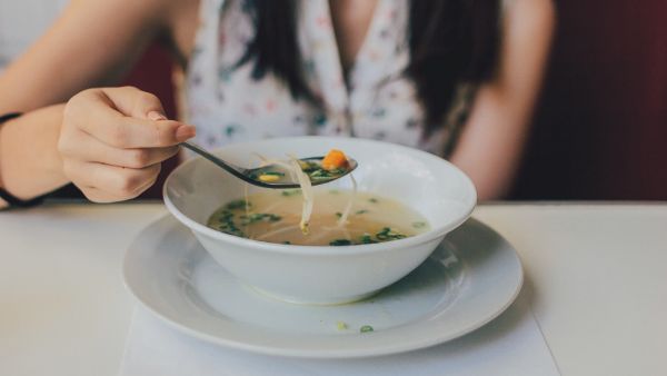 شوربة الدجاج بالكريمة والشوفان