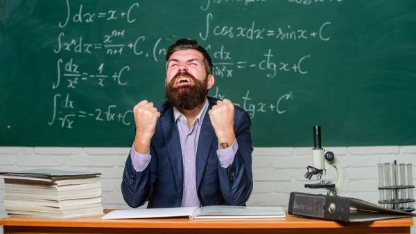 من الأفضل ألا تترك عملك قبل أن تجد آخر