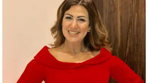 الإعلامية المصرية دينا عبد الكريم