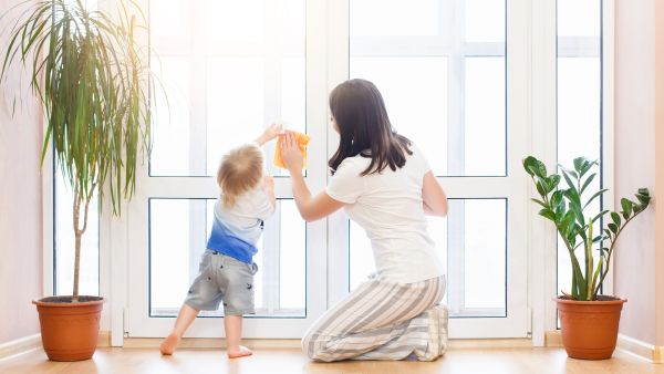 نظف أدوات التنظيف وامنحها الاهتمام.