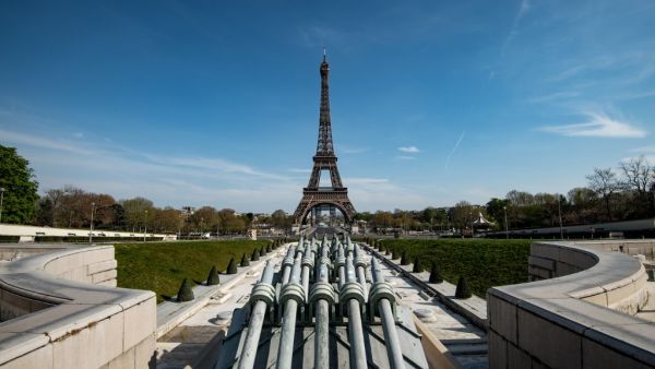 This picture taken on April 7, 2020 shows the Eiffel tower in Paris, on the 22nd day of a lockdown in France aimed at curbing the spread of the COVID-19 pandemic, caused by the novel coronavirus. BERTRAND GUAY / AFP