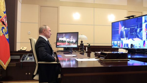 Russian President Vladimir Putin chairs a Security Council meeting via a video link at the Novo-Ogaryovo state residence outside Moscow on April 16, 2020. Alexey DRUZHININ / SPUTNIK / AFP