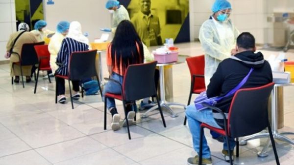 طيران الإمارات أول ناقلة تجري فحوصات "كوفيد 19"ميدانية سريعة لركابها