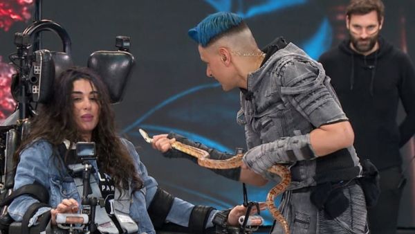 Video: Yasmine Sabri Begs Ramez Galal to Use the Toilet and Hysterically Screams During Ramez Majnoon Rasmi