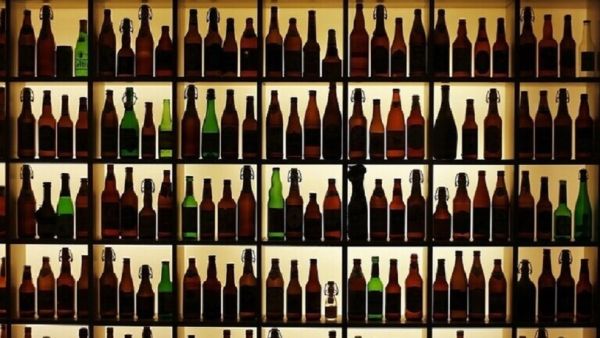 الضحايا عمدوا إلى تناول الكحول كمحاولة منهم لتجنب الإصابة بفيروس كورونا