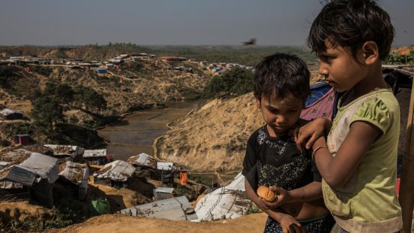 مخاوف من تفشى "كورونا" بسرعة في مخيمات اللاجئين والنازحين المكتظة بشدة 