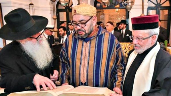 The king of Morocco  visited a center dedicated to the heritage of Moroccan Jews.