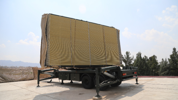 إزاحة الستار عن منظومتي الرادار الاستراتيجيتين "خليج فارس" و "مراقب"