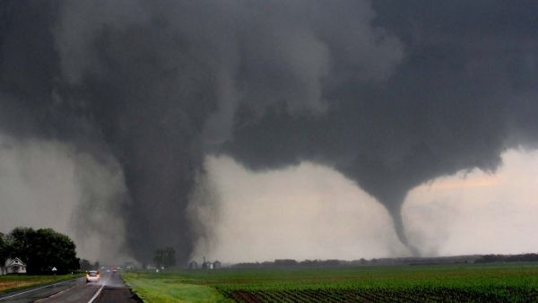 وقامت بنغلادش بإيواء 1,5 مليون شخص يقيمون في مناطق ساحلية منخفضة